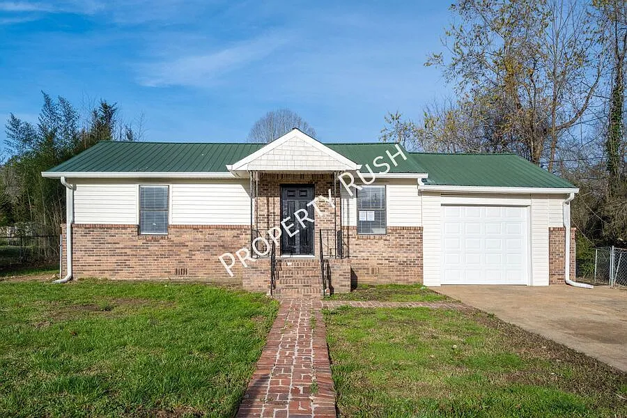 1535 Myrt St