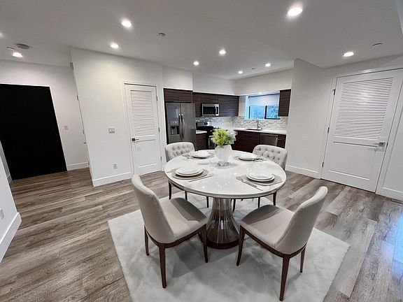 3rd image of 4364 McLaughlin Ave #302