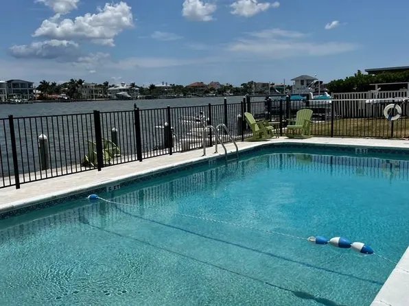2517 Gary Cir #2517, Dunedin, FL 34698