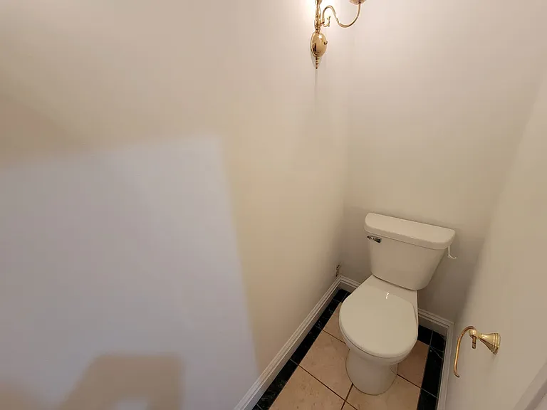 1601 Baxter Ave — Photo 23