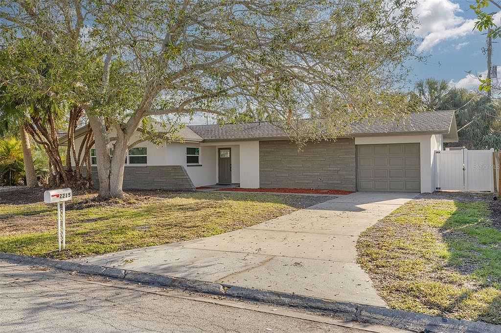 2215 Cedar Dr, Dunedin, FL 34698 | Zillow