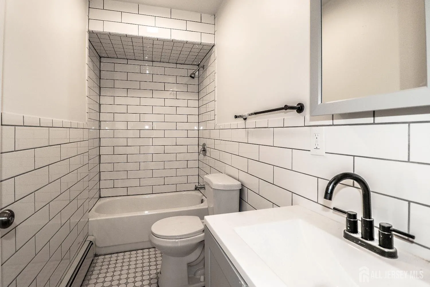 364 Market St — Photo 1