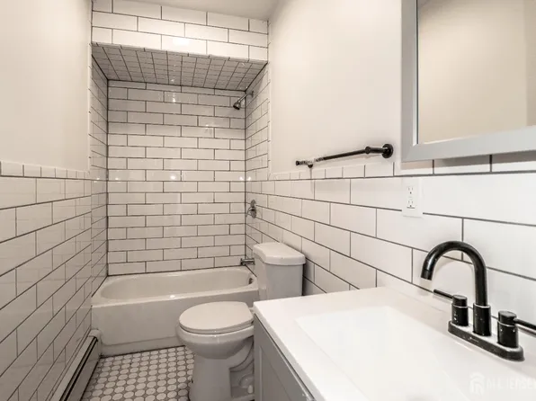 364 Market St, Perth Amboy, NJ