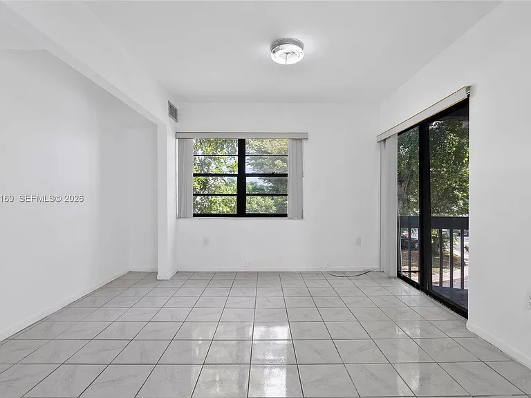 10542 NW 7th Ter #B7 — Photo 10