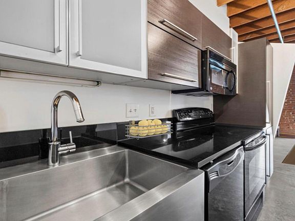 4th image of 2615 Washington Blvd #310