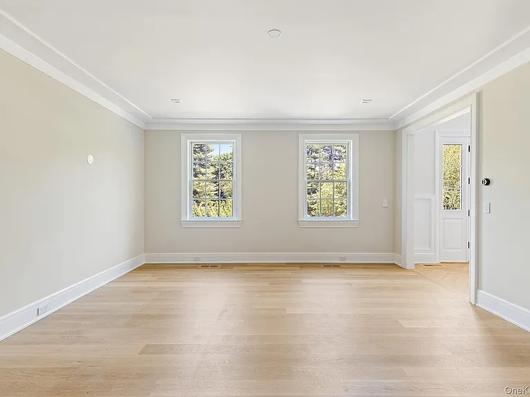 42 Mamaroneck Rd — Photo 18