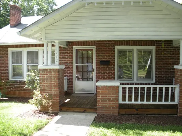 1372 Warpath Dr, Kingsport, TN 37664