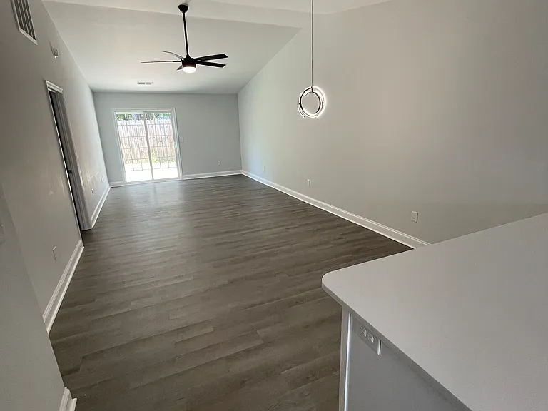 3232 Pleasant Valley Cir — Photo 5