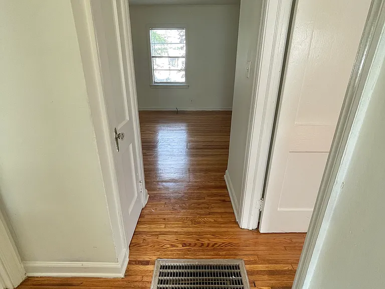 912 Oxmoor Rd — Photo 42