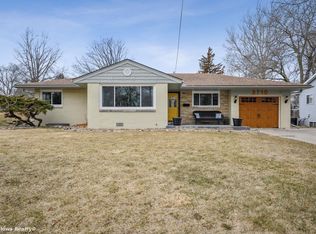 3710 SW 6th St, Des Moines, IA 50315