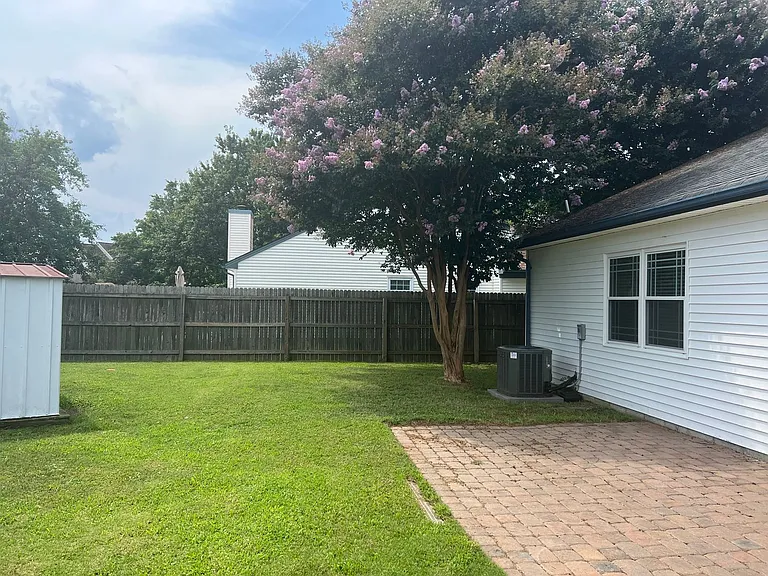 943 Chigwell Rd — Photo 19