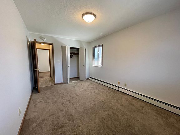 612 E Court St APT 9, Iowa City, IA 52240 | Zillow