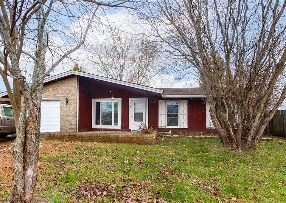 1st image of 748 Tanoak Ct