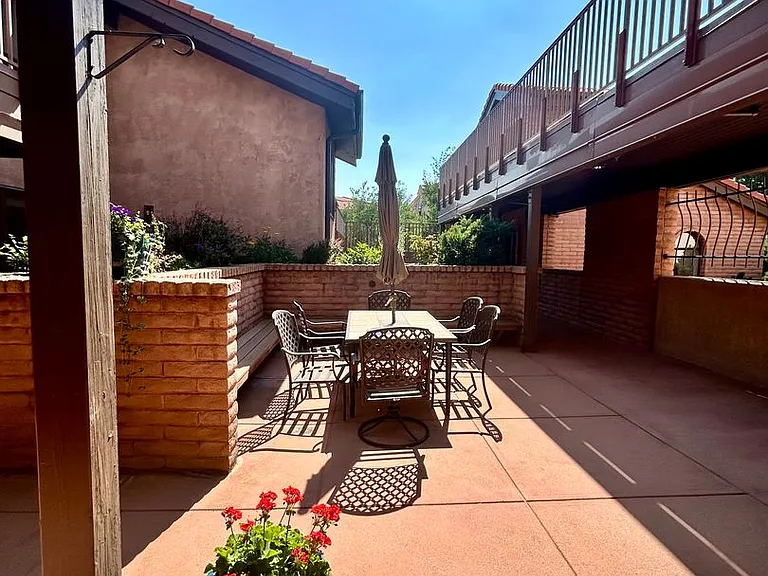 4415 Laguna Pl — Photo 48