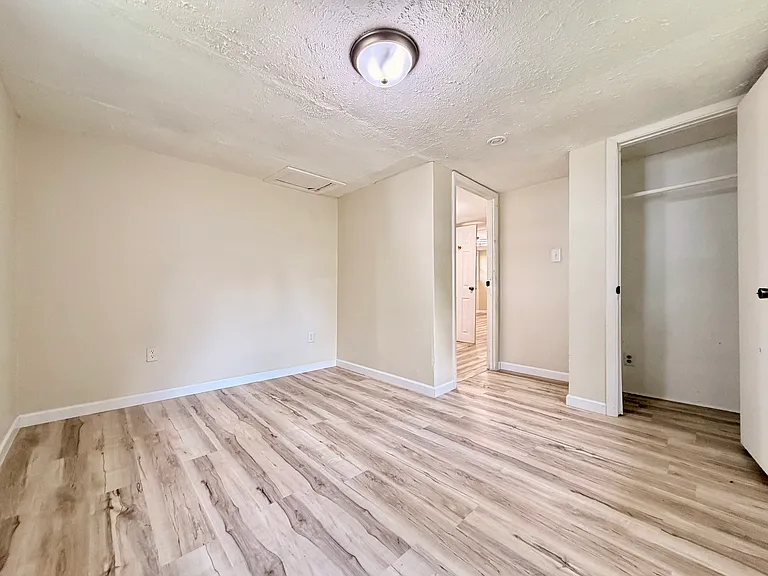 2119 S 13th St — Photo 13