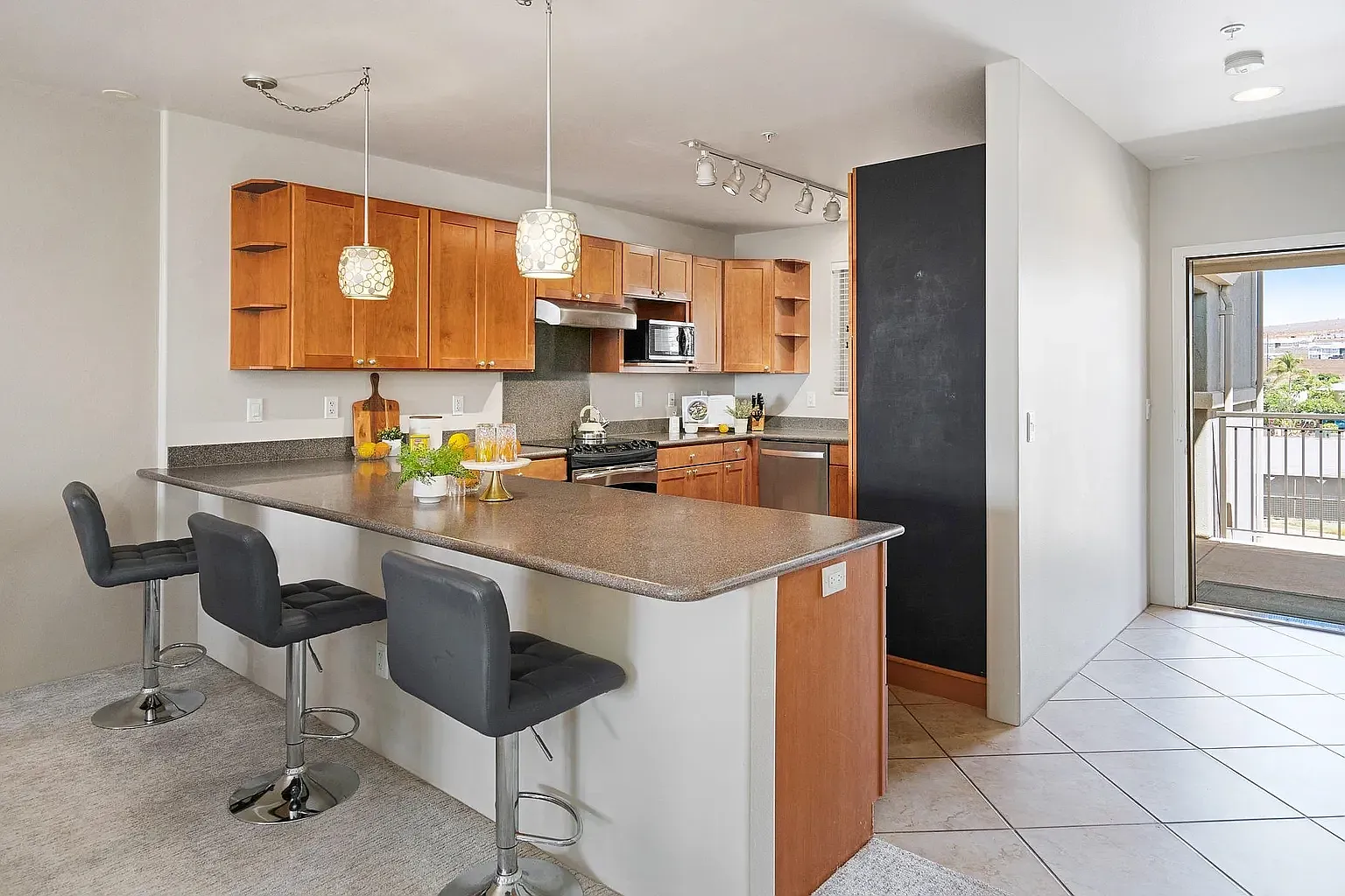 2 bed, 1269 sqft, $3,550 — Photo 2