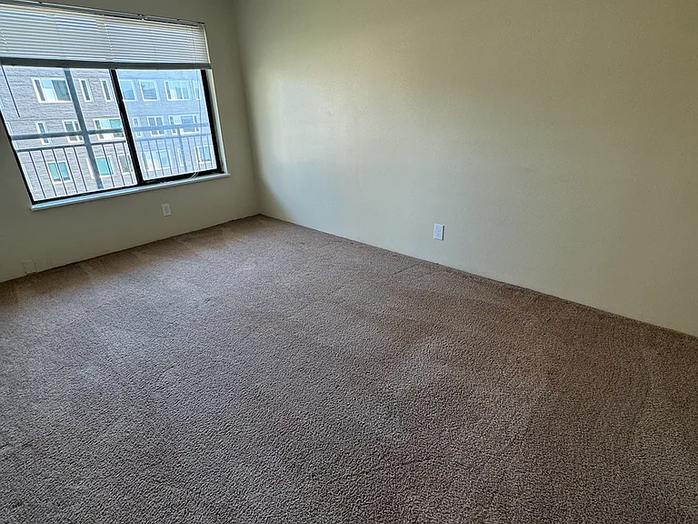 4130 11th Ave NE #3003 — Photo 7