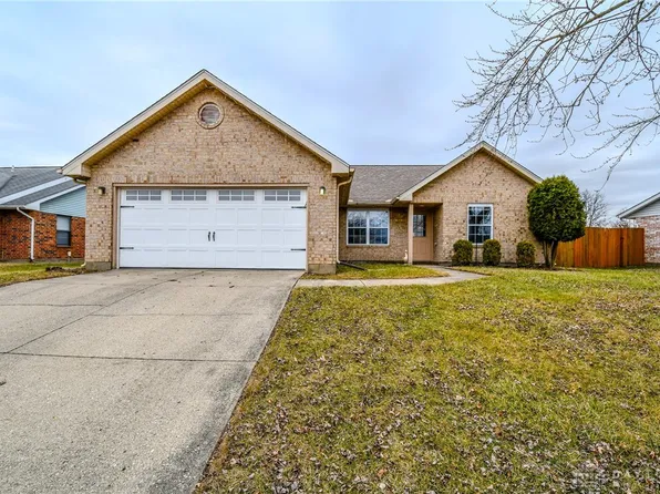 8808 Deer Chase Dr, Dayton, OH 45424