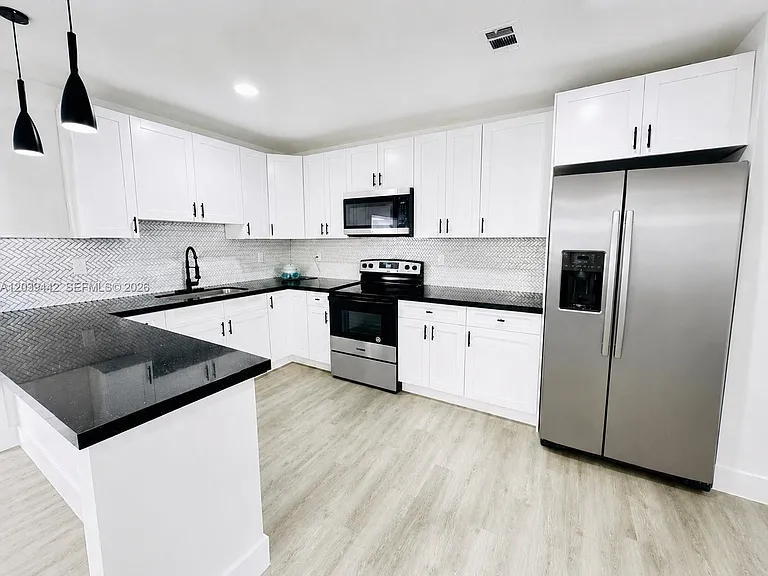 2500 SW 131st Ct — Photo 2