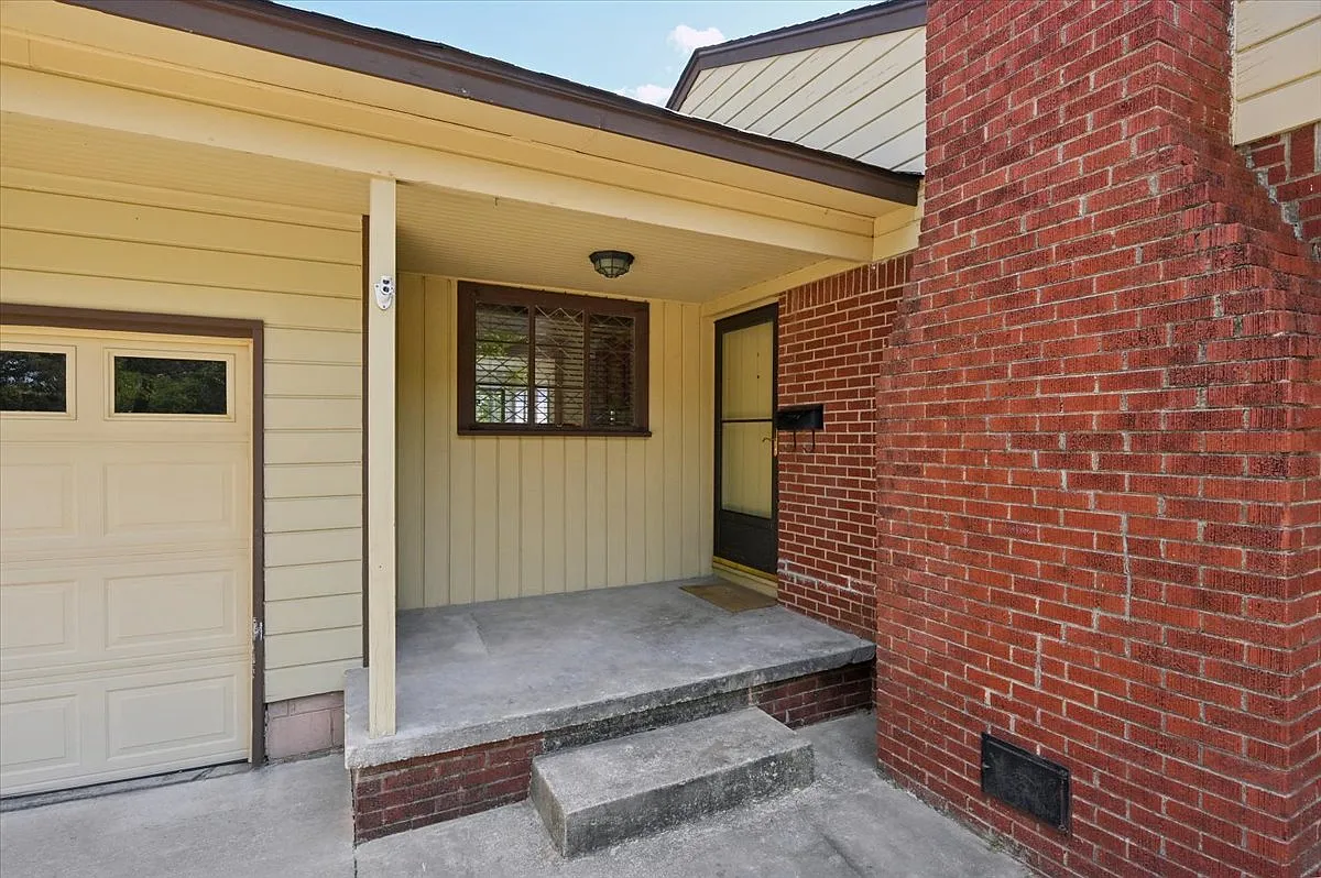 2 bed, 1164 sqft, $1,450 — Photo 3