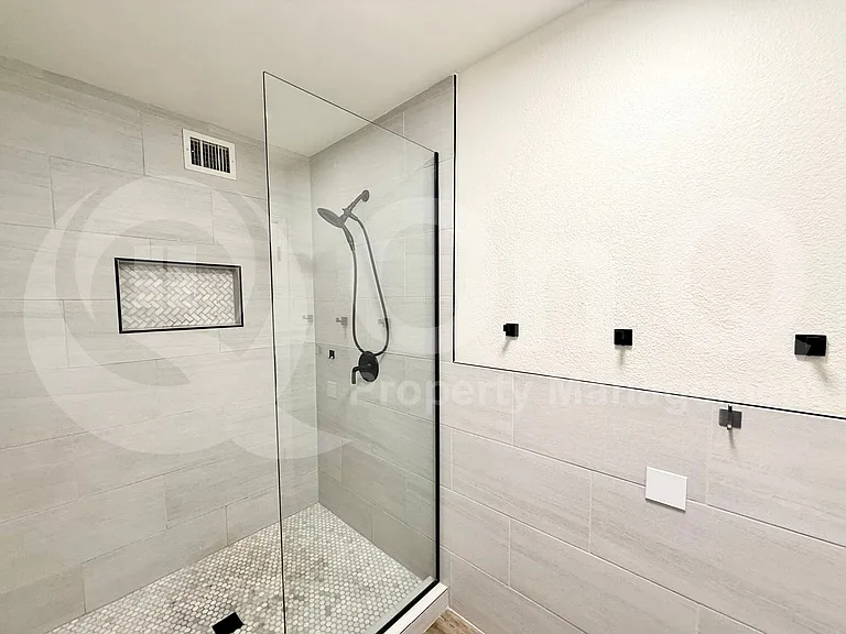 827 N 86th Way — Photo 21