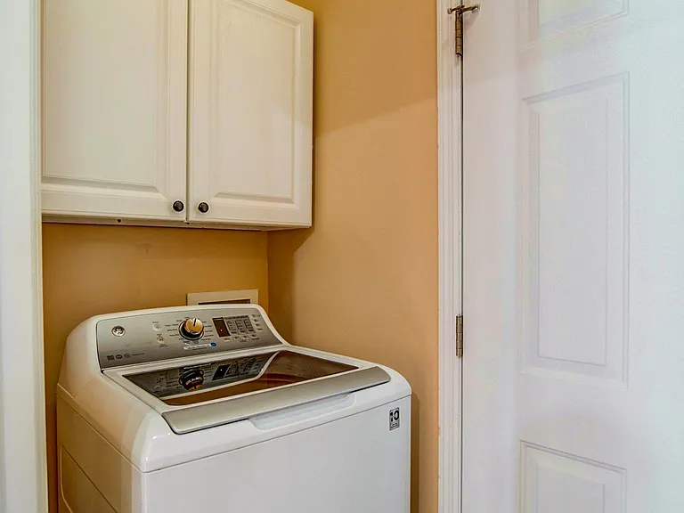 135 Dorothy Dr — Photo 15