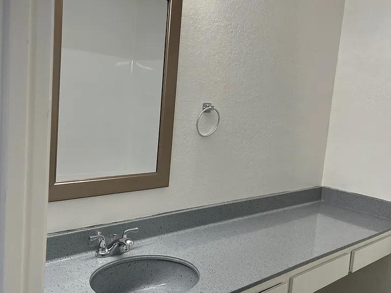 La Fayette Apartments — Photo 5
