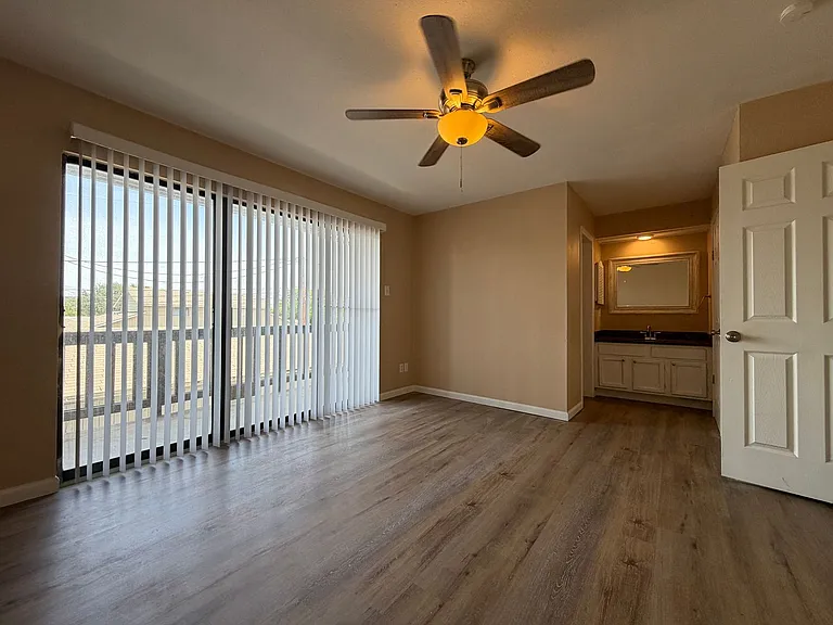4226 Walnut Hills Dr #4 — Photo 16