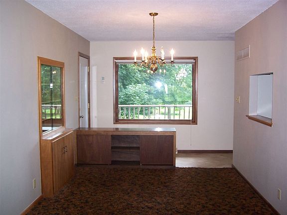 5th image of 1500 Cantebury Cir
