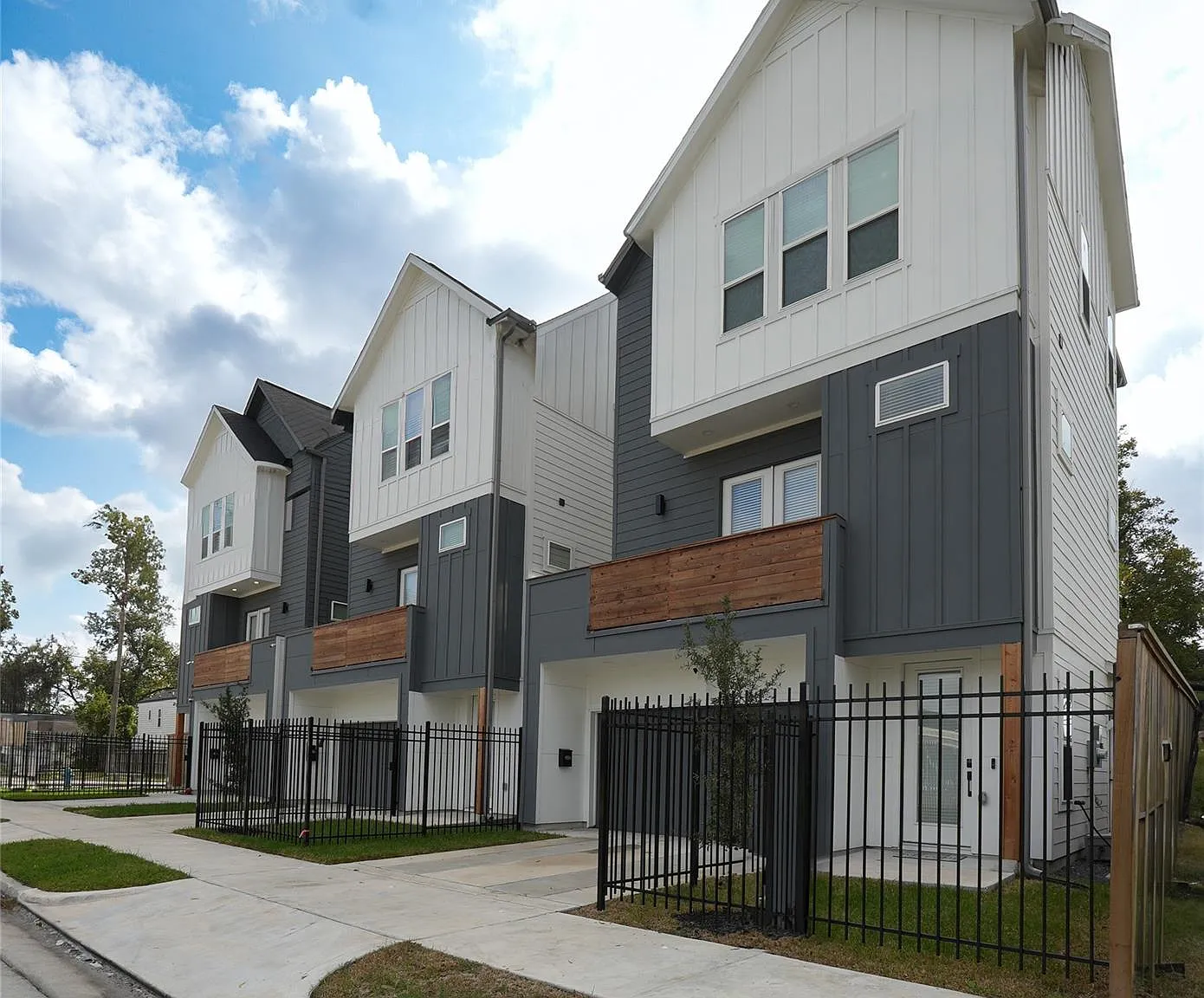 3 bed, 3.5 bath, 1791 sqft, $2,600 — Photo 2