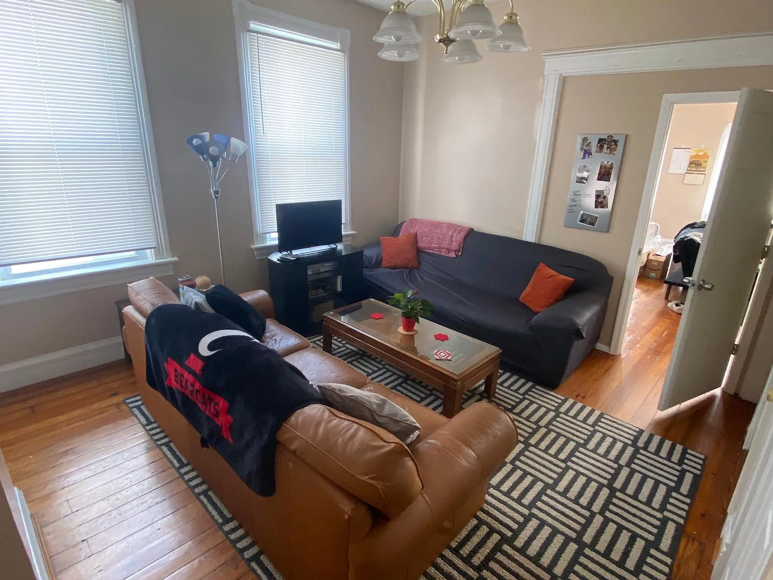 5 bed, 2.5 bath, 1600 sqft, $3,395 — Photo 2