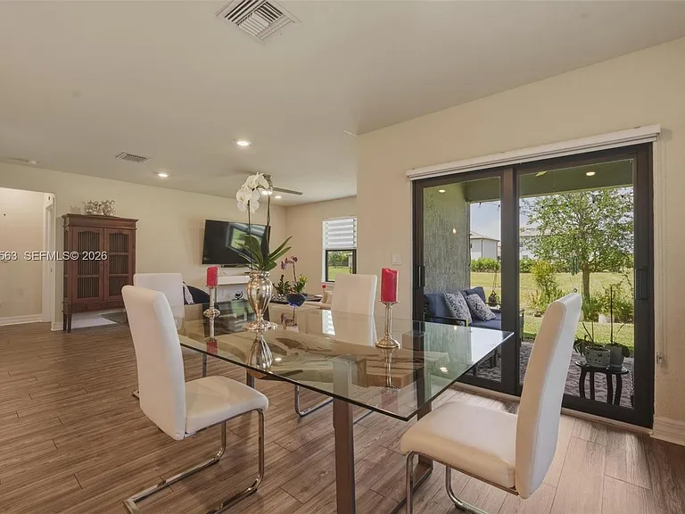 3141 Poinciana St — Photo 16