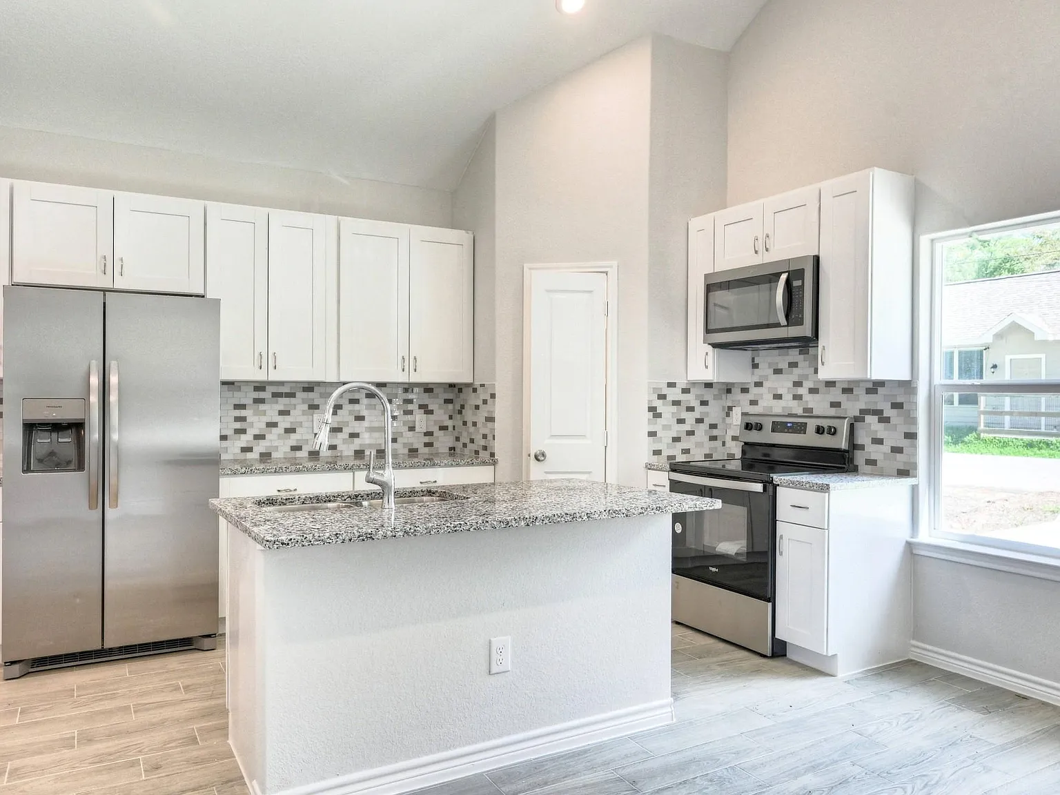3 bed, 2.0 bath, 1000 sqft, $1,450 — Photo 4
