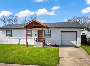 110 Ridgecrest Dr, Euless, TX 76040