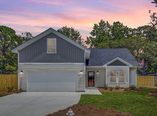 103 Rebellion Rd, Summerville, SC 29483