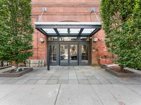 299 Pavonia Avenue image 32 of 43