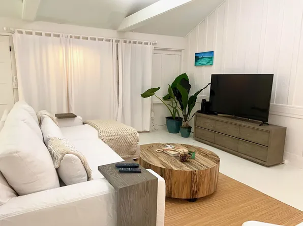 52 Kaapuni Dr, Kailua, HI 96734