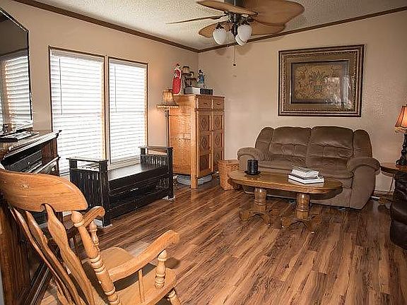 5th image of 82 Misty Falls Dr