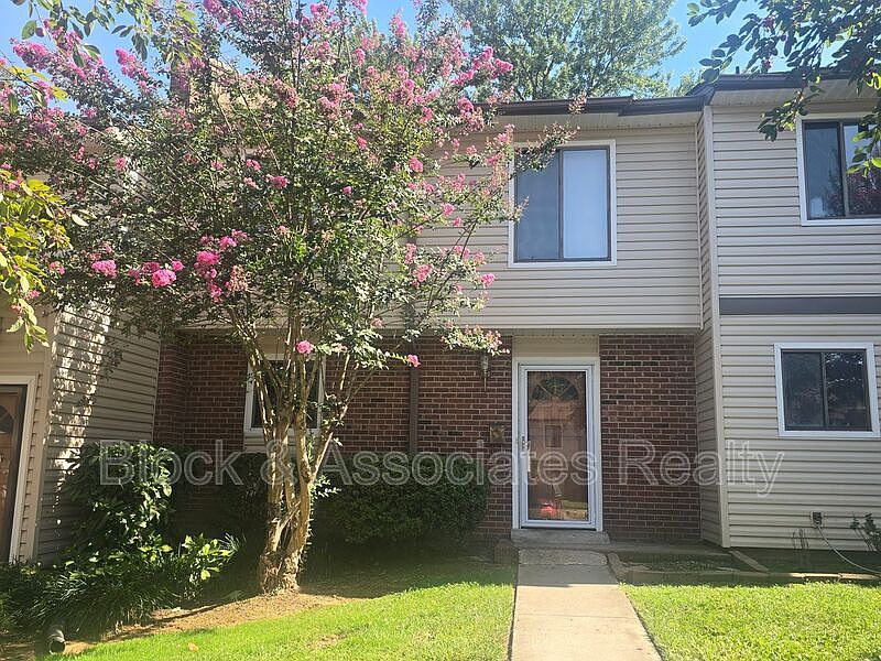 1st image of 1708 N Hamilton St APT E