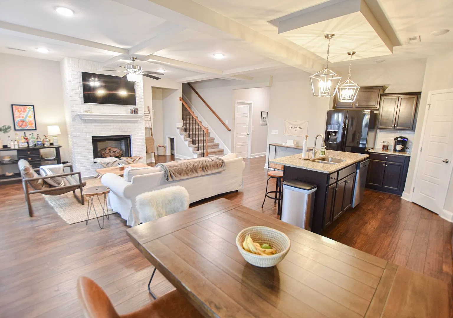 Pet Friendly Four Bedroom! — Photo 2