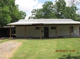 109 N 10th St, Highlands, TX 77562