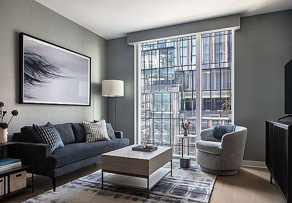 2nd image of 455 10th Ave Penthouse 1L