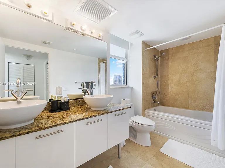 41 SE 5th St #504 — Photo 2