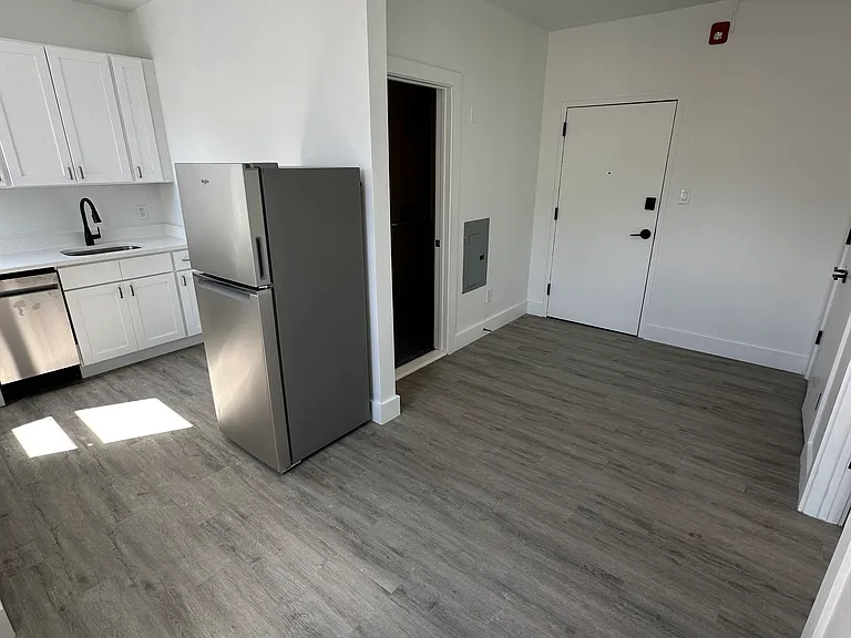 1260 Main St #102 — Photo 5