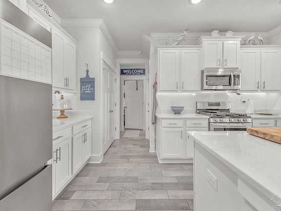 2nd image of 1406 Areca Palm Dr