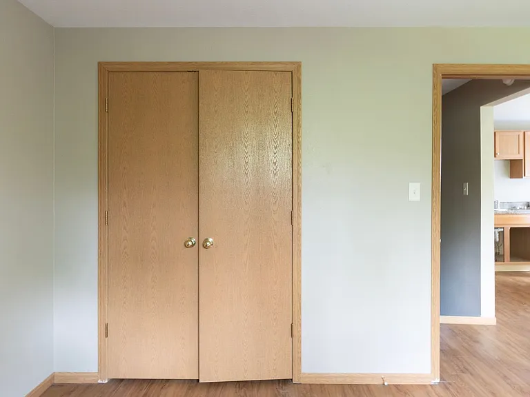 1017 E Benton St — Photo 7