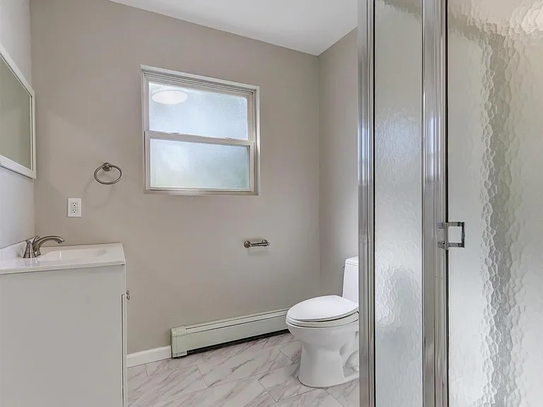 360 44th St — Photo 7