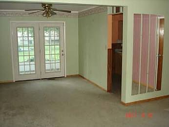 3rd image of 4728 Arnold Ave