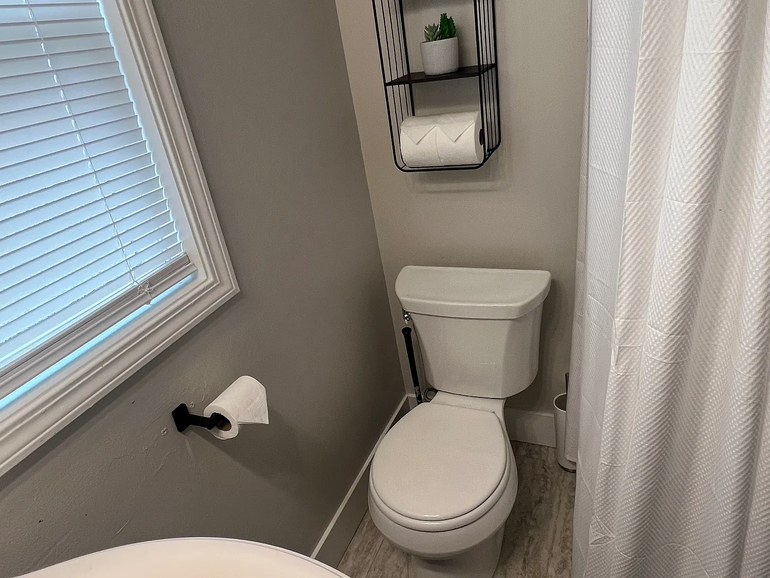 2 bed, 1404 sqft, $2,100 — Photo 2