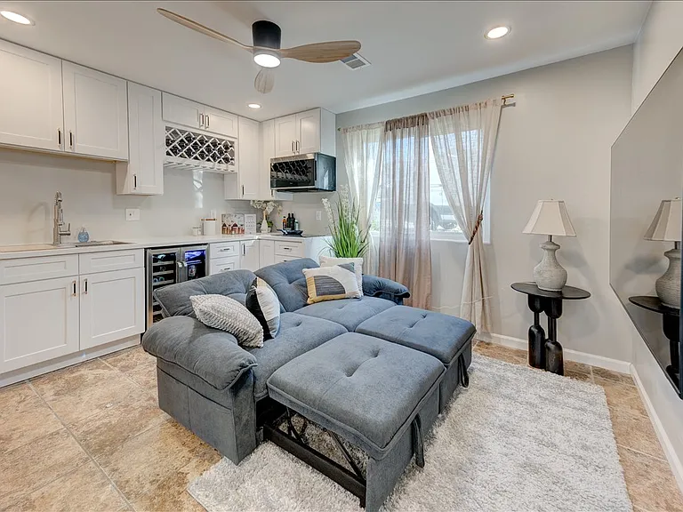 880 La Terraza Blvd #2 — Photo 1